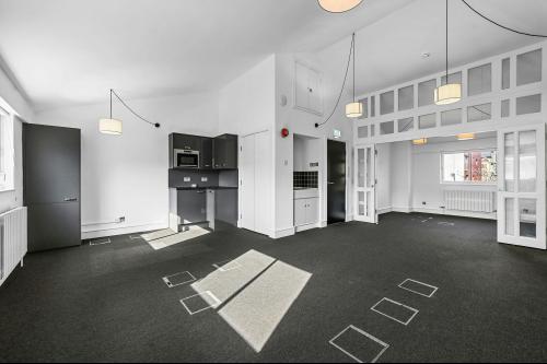 1 Coldbath Square, Farringdon, London, EC1R