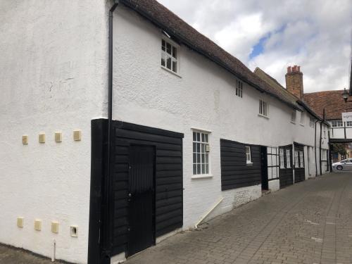 47b Broadgates, Market Place, Henley-on-Thames, RG9