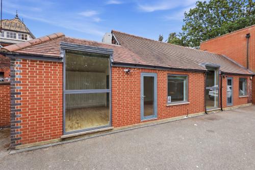 142 St. Marks Road, Enfield, EN1