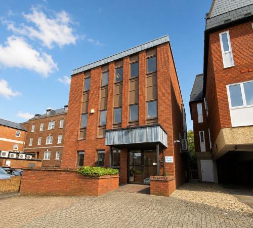 Royal House, 4-6 Arden Grove, Harpenden, AL5