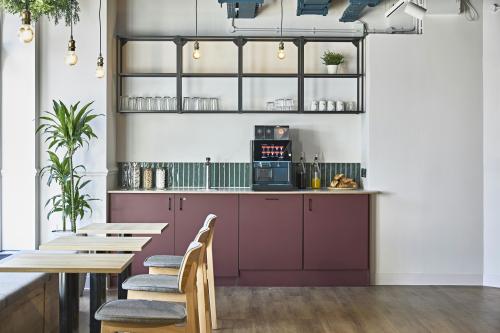 10-12 East Parade, Avenue HQ, Leeds, LS1