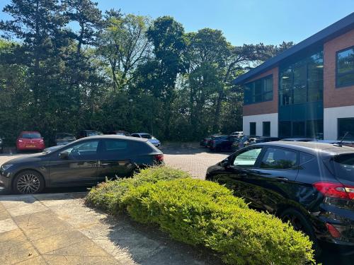 Glendevon House, 4 Hawthorn Park, Whinmoor, Leeds, LS14