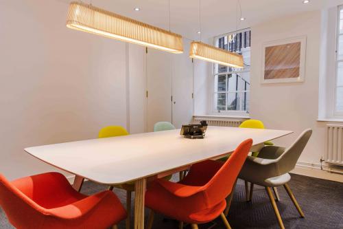 5 Southampton Place (Bw), Holborn, London, WC1A