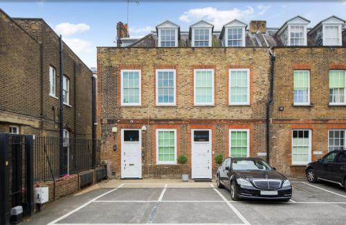 Fountain House, Hill Rise, Richmond, TW10