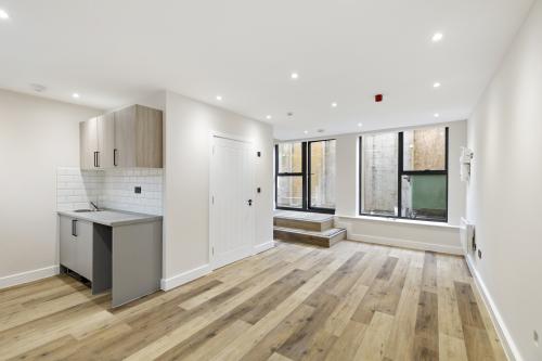 3 Plough Lane, Teddington, TW11