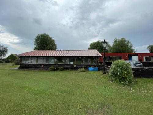 Offices 1,2 & 3 Milton Pools, Great Milton, OX44