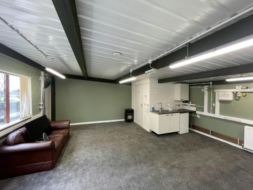 Offices 1,2 & 3 Milton Pools, Great Milton, OX44