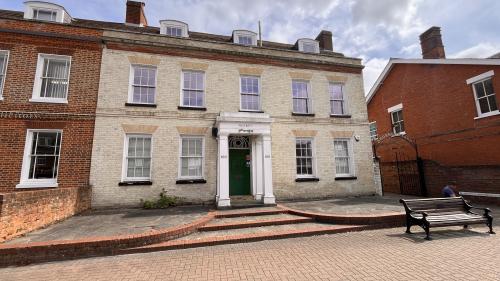 100, High Street, Billericay, CM12