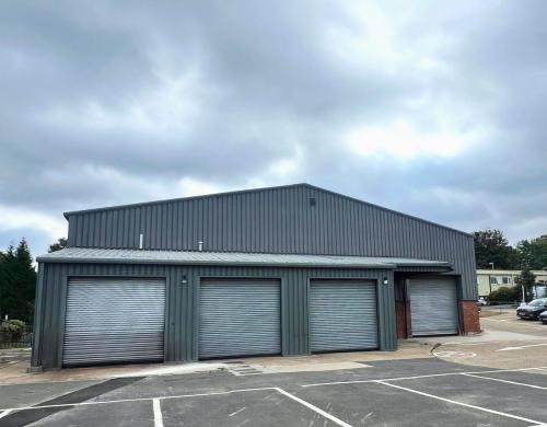 Unit 1, Twin Bridges Business Park, Selsdon Road, South Croydon, CR2