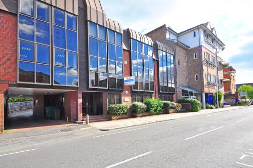 44-46 Springfield Road, Horsham, RH12