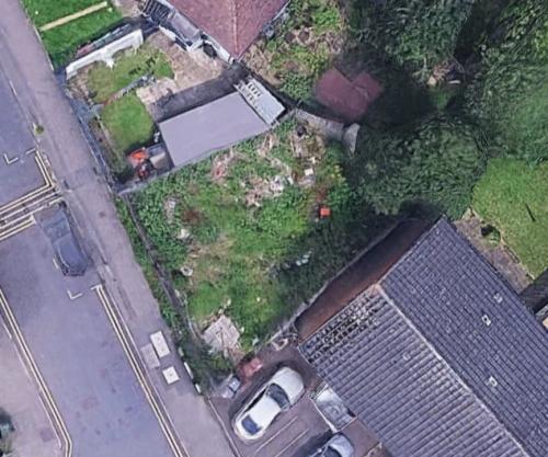 R/o 2, Eldon Avenue, Borehamwood, WD6