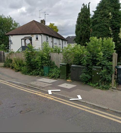 R/o 2, Eldon Avenue, Borehamwood, WD6