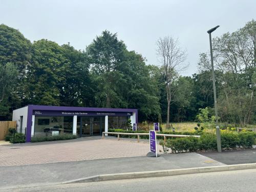 Ada Gardens, East Horsley, KT24