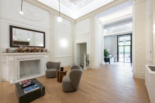 105 Piccadilly, Mayfair, London, W1J