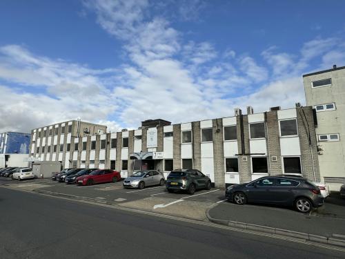 Unit 7 & 11, Pier Road, Feltham, TW14