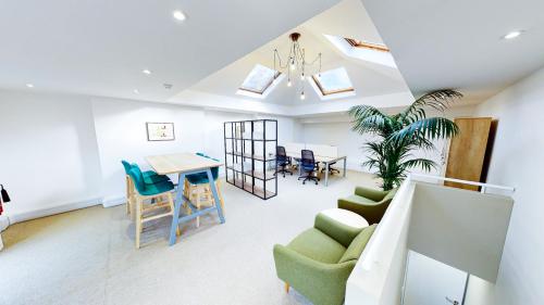 60 Pembroke Road, Kensington, London, W8
