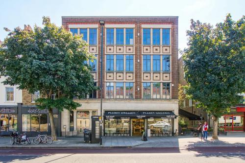 64 Essex Road, Islington, London, N1