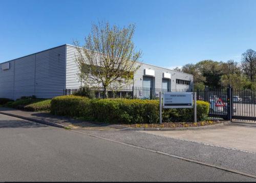 Unit 678, North Feltham Trading Estate, River Gardens, Feltham, TW14