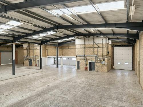 Unit 15 & 16, Mead Park Industrial Estate, Harlow, CM20