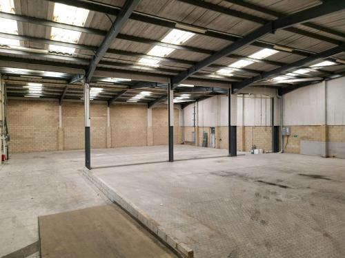 Unit 15 & 16, Mead Park Industrial Estate, Harlow, CM20