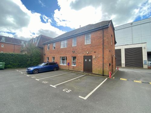 4 The Pentangle, Park Street, Newbury, RG14