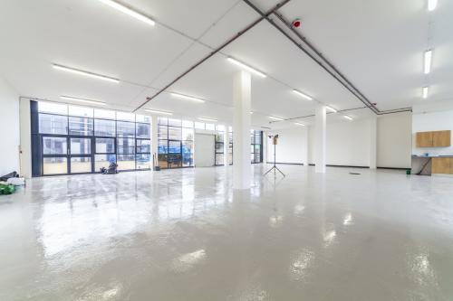 Oakcroft Business Park, Oakcroft Road, Chessington, KT9