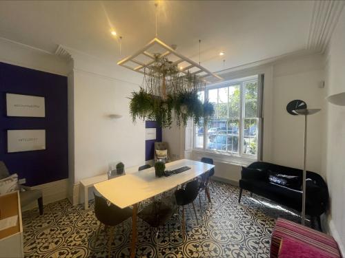 Canon House, London End, Beaconsfield, HP9