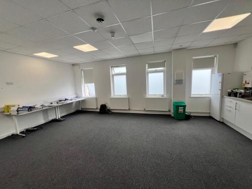 19 Progress Way, Croydon, CR0