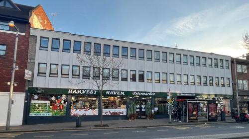17 Heath Road, Twickenham, TW1