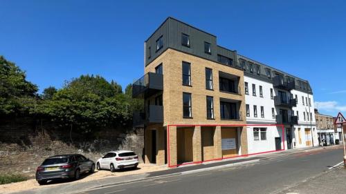 645 Kingston Road, Raynes Park, London, SW20