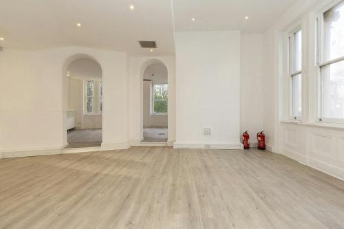 359 Goswell Road, Angel, London, EC1V