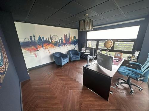 Unit 7, Addison Bridge Place, West Kensington, London, W14