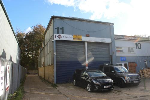 11, Oakwood Estate, South Road, Harlow, CM20
