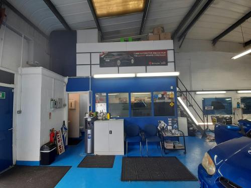 Unit 13, Longbridge Industrial Park, Southampton, SO14