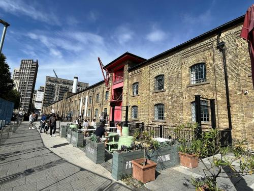 Warehouse K Unit R2, 2 Western Gateway, Victoria Dock, London, E16