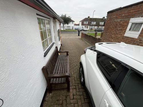 106A Mollison Way, Edgware, HA8