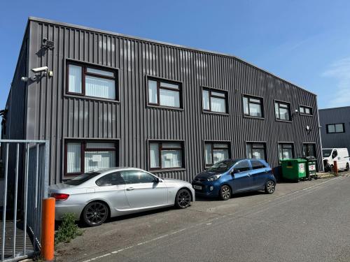 Unit 12, Isis Trading Estate, Stratton Road, Swindon, SN1