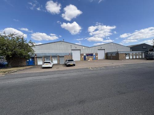 6-7 Chartwell Drive, Wigston, Leicester, LE18