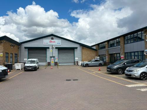 Unit 1-2, Prescott Road, Slough, SL3
