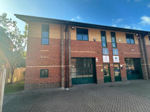 3, Hurlands Business Centre, Hurlands Close, Farnham, GU9