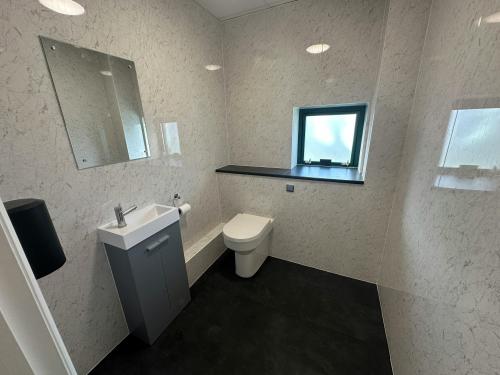 3, Hurlands Business Centre, Hurlands Close, Farnham, GU9