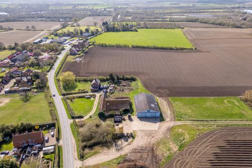 Lot 2 Top House Farm Including House Yard, Lincoln, LN6