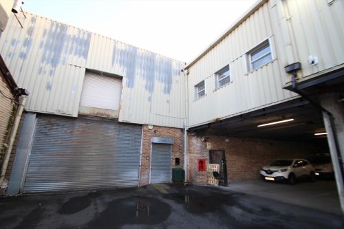 Units D & E, 17 Queensway, Enfield, EN3
