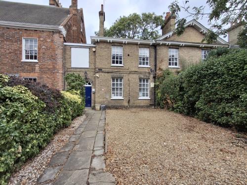 28 St. Peters Street, Bedford, MK40