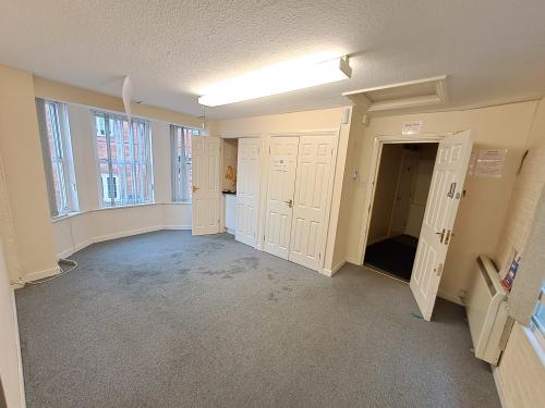 1A Tickford House, Silver Street, Newport Pagnell, MK16