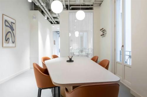2, Guildford Business Park, Guildford, GU2