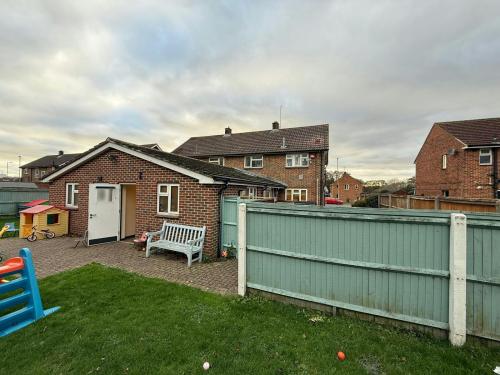 198-200 Dunsbury Way, Havant, PO9