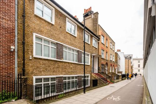 Vernon Hall, 21-23 Hackney Grove, London Fields, London, E8