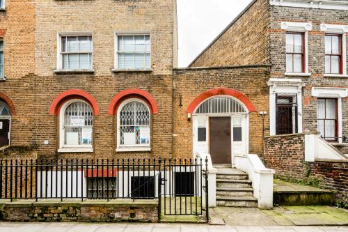 25-27 Hackney Grove, Hackney, London, E8