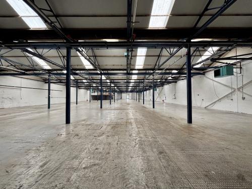 Unit 21, Sundon Industrial Estate, Dencora Way, Luton, LU3